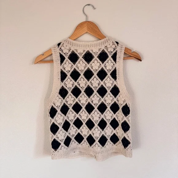Sezane Ivory and Black Argyle Knit Vest - Picture 4 of 5